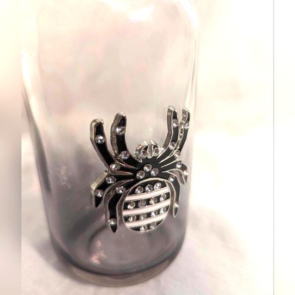Glass spider bottle decor - Picture 3 of 3